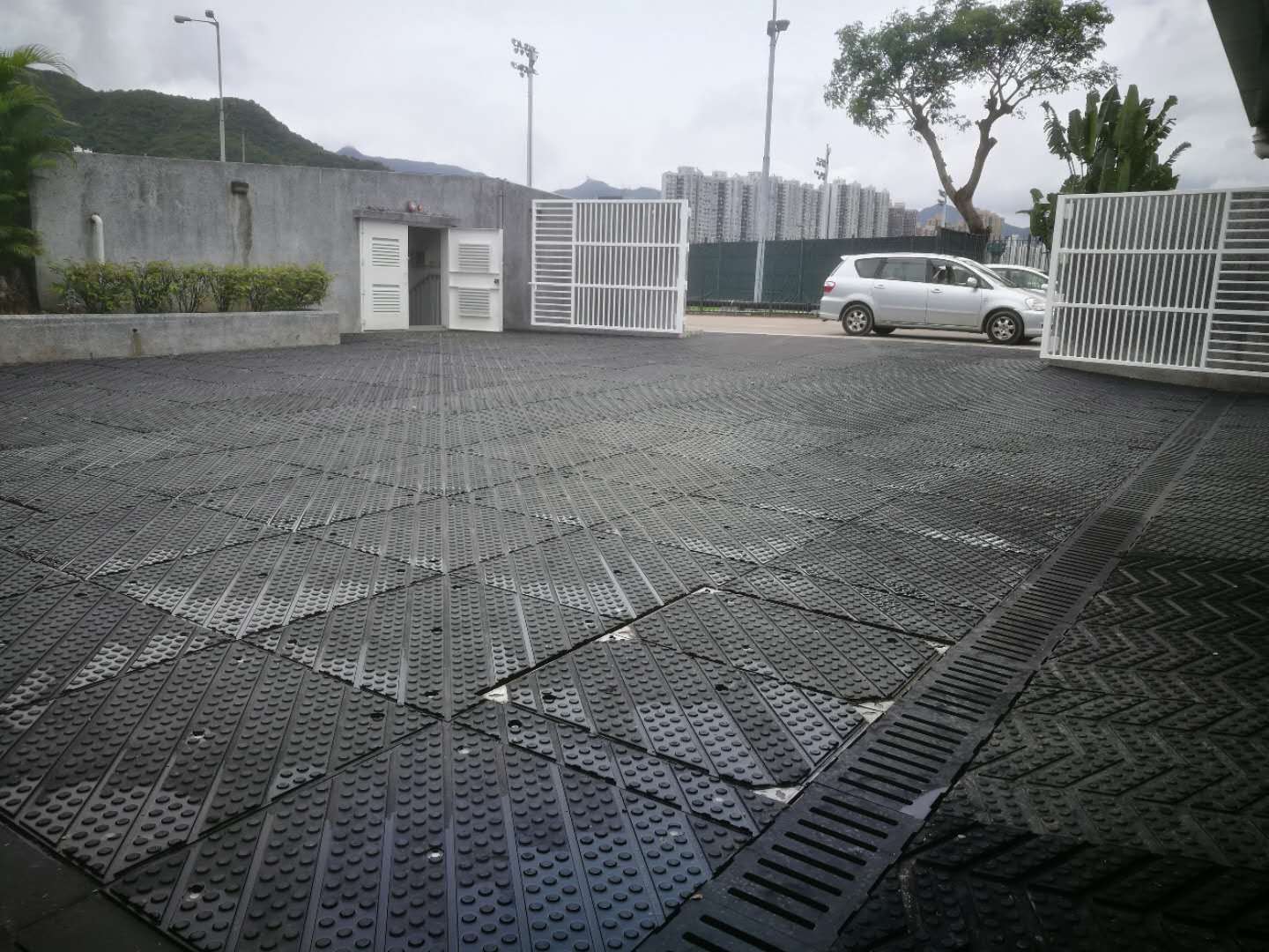Slotted rubber flooring through a racecourse tunnel