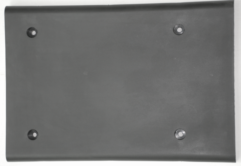 Flat heavy-duty rubber tile