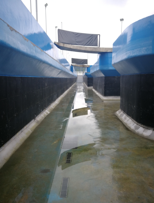 Drainage rubber matting in a racecourse transition area